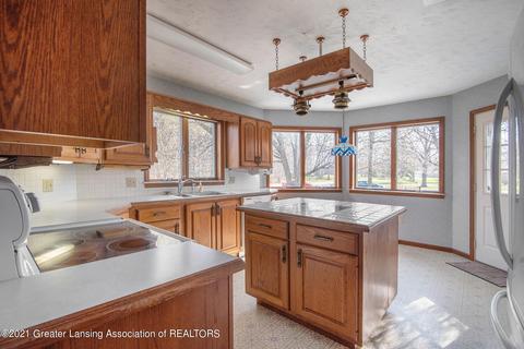 431 Maple Ln, Owosso, MI 48867 photo 4