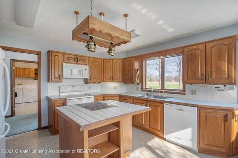 431 Maple Ln, Owosso, MI 48867 photo 5
