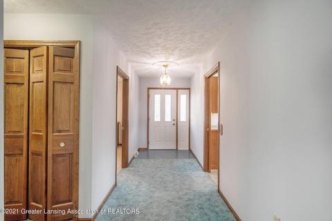 431 Maple Ln, Owosso, MI 48867 photo 3