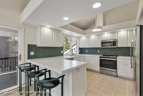 6037 Oakpark Trl, Haslett, MI 48840 photo 19