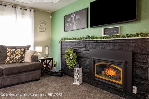 417 Adalaide St, Maple Rapids, MI 48853 photo 4
