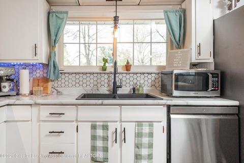 417 Adalaide St, Maple Rapids, MI 48853 photo 8