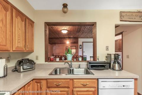 460 E Dexter Trl, Mason, MI 48854 photo 9