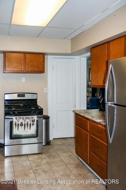 1340 Eureka St, Lansing, MI 48912 photo 8