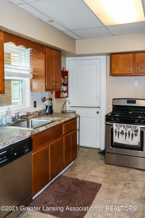 1340 Eureka St, Lansing, MI 48912 photo 10