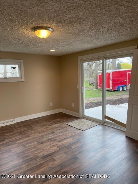 344 E Miller Rd, Lansing, MI 48911 photo 13