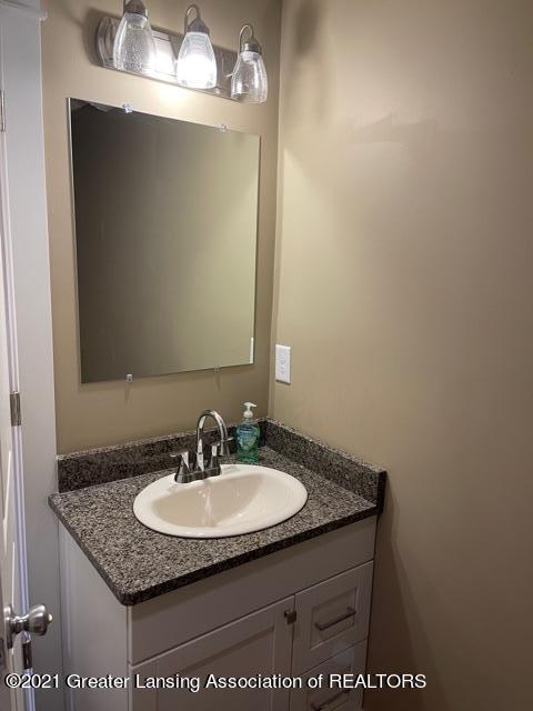 344 E Miller Rd, Lansing, MI 48911 photo 14
