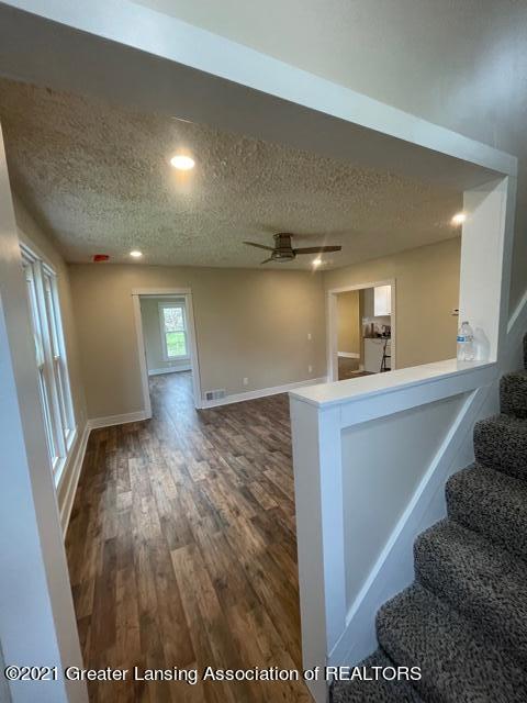 344 E Miller Rd, Lansing, MI 48911 photo 8