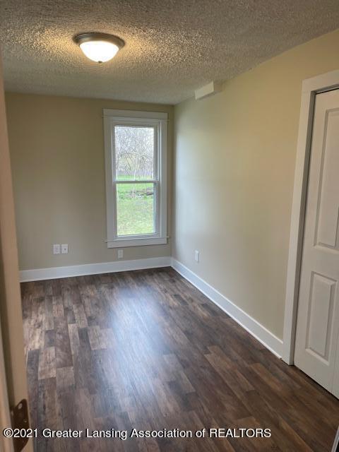 344 E Miller Rd, Lansing, MI 48911 photo 10