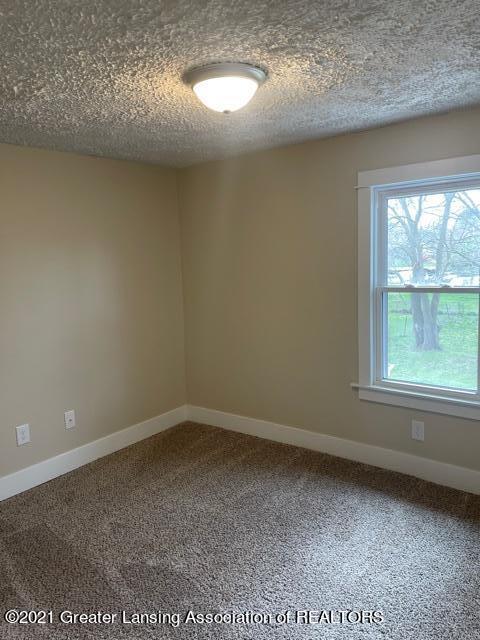 344 E Miller Rd, Lansing, MI 48911 photo 17