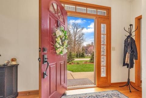 1094 Buckingham Rd, Haslett, MI 48840 photo 5