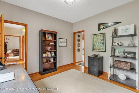1094 Buckingham Rd, Haslett, MI 48840 photo 9