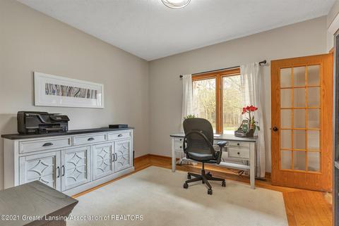1094 Buckingham Rd, Haslett, MI 48840 photo 8