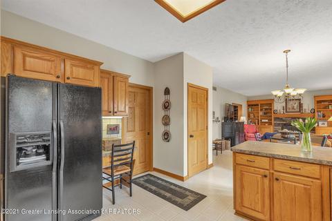 1094 Buckingham Rd, Haslett, MI 48840 photo 23