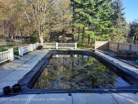 136 Cherry St, Dimondale, MI 48821 photo 2
