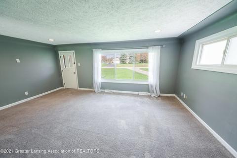 9134 Coleman Rd, Haslett, MI 48840 photo 4