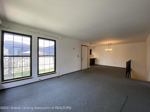 2719 Roundtree Dr, Troy, MI 48083 photo 12