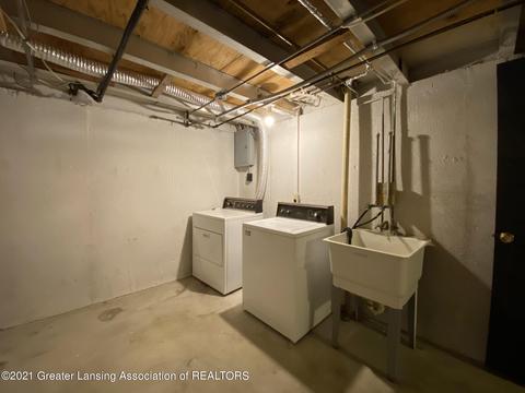 2719 Roundtree Dr, Troy, MI 48083 photo 35