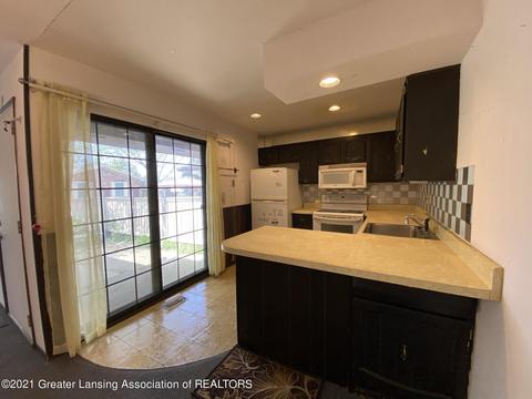 2719 Roundtree Dr, Troy, MI 48083 photo 8