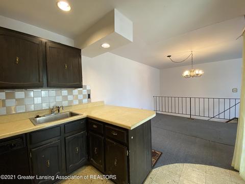 2719 Roundtree Dr, Troy, MI 48083 photo 10
