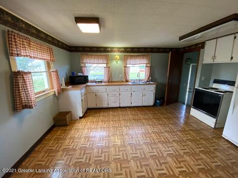 507 N Eifert Rd, Mason, MI 48854 photo 8