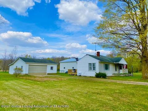 159 E Cedar St, Elsie, MI 48831