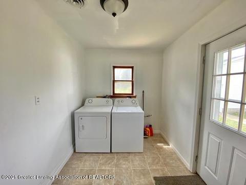 159 E Cedar St, Elsie, MI 48831 photo 8