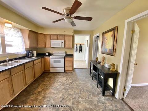 159 E Cedar St, Elsie, MI 48831 photo 2