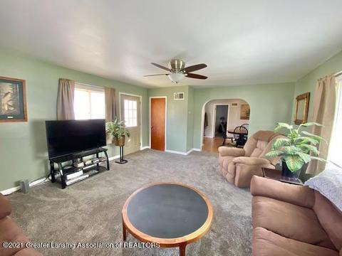 159 E Cedar St, Elsie, MI 48831 photo 12