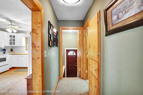 6823 Cooper Rd, Lansing, MI 48911 photo 16