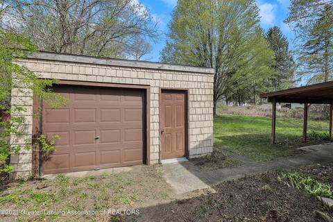 6823 Cooper Rd, Lansing, MI 48911 photo 3