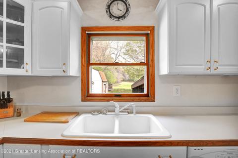 6823 Cooper Rd, Lansing, MI 48911 photo 11
