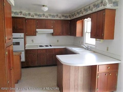 13474 Tucker Dr, Dewitt, MI 48820 photo 3