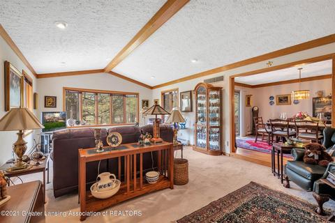 2900 Pine Tree Rd, Lansing, MI 48911 photo 4