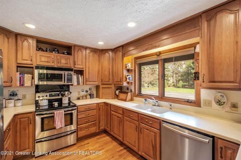 2900 Pine Tree Rd, Lansing, MI 48911 photo 13