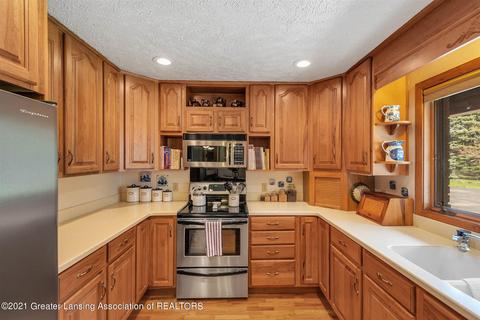 2900 Pine Tree Rd, Lansing, MI 48911 photo 14