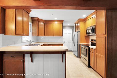 1180 E Twinbrook Dr, Dewitt, MI 48820 photo 4