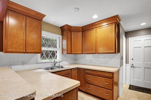 1180 E Twinbrook Dr, Dewitt, MI 48820 photo 5