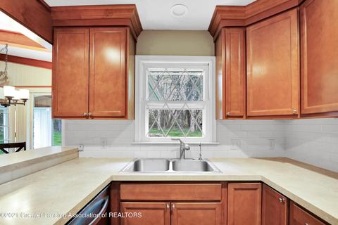 1180 E Twinbrook Dr, Dewitt, MI 48820 photo 6