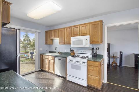 6283 Marsh Rd, Haslett, MI 48840 photo 15