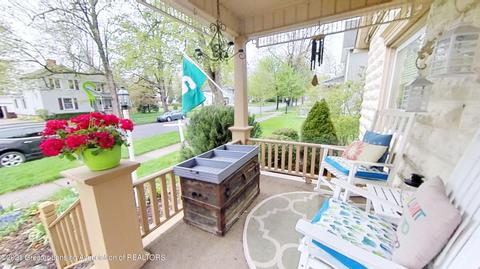 307 E Baldwin St, Saint Johns, MI 48879 photo 2