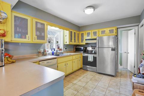 303 Iris Ave, Lansing, MI 48917 photo 8