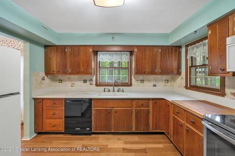 11199 Eden Trl, Eagle, MI 48822 photo 12