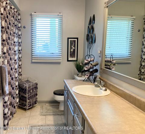 3511 Cooley Dr, Lansing, MI 48911 photo 13