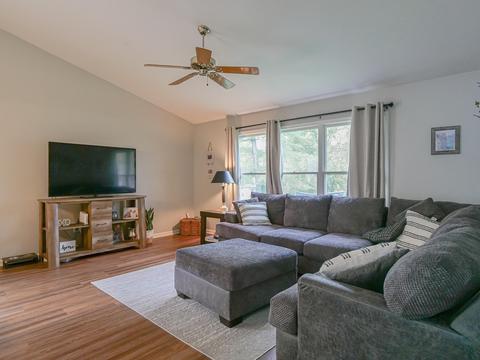1202 Redpole, Dewitt, MI 48820 photo 2