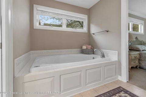15321 Classic Dr, Bath, MI 48808 photo 24