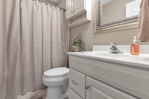 15321 Classic Dr, Bath, MI 48808 photo 29
