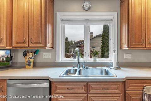 15321 Classic Dr, Bath, MI 48808 photo 15