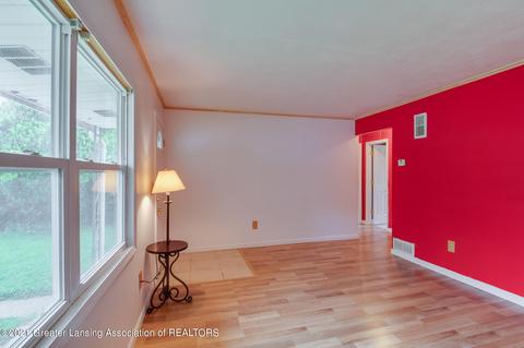 811 E Harris St, Lansing, MI 48906 photo 7