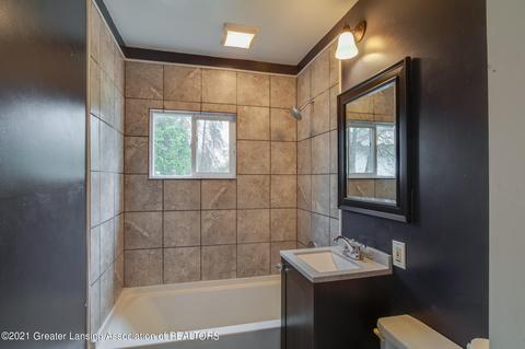 811 E Harris St, Lansing, MI 48906 photo 11